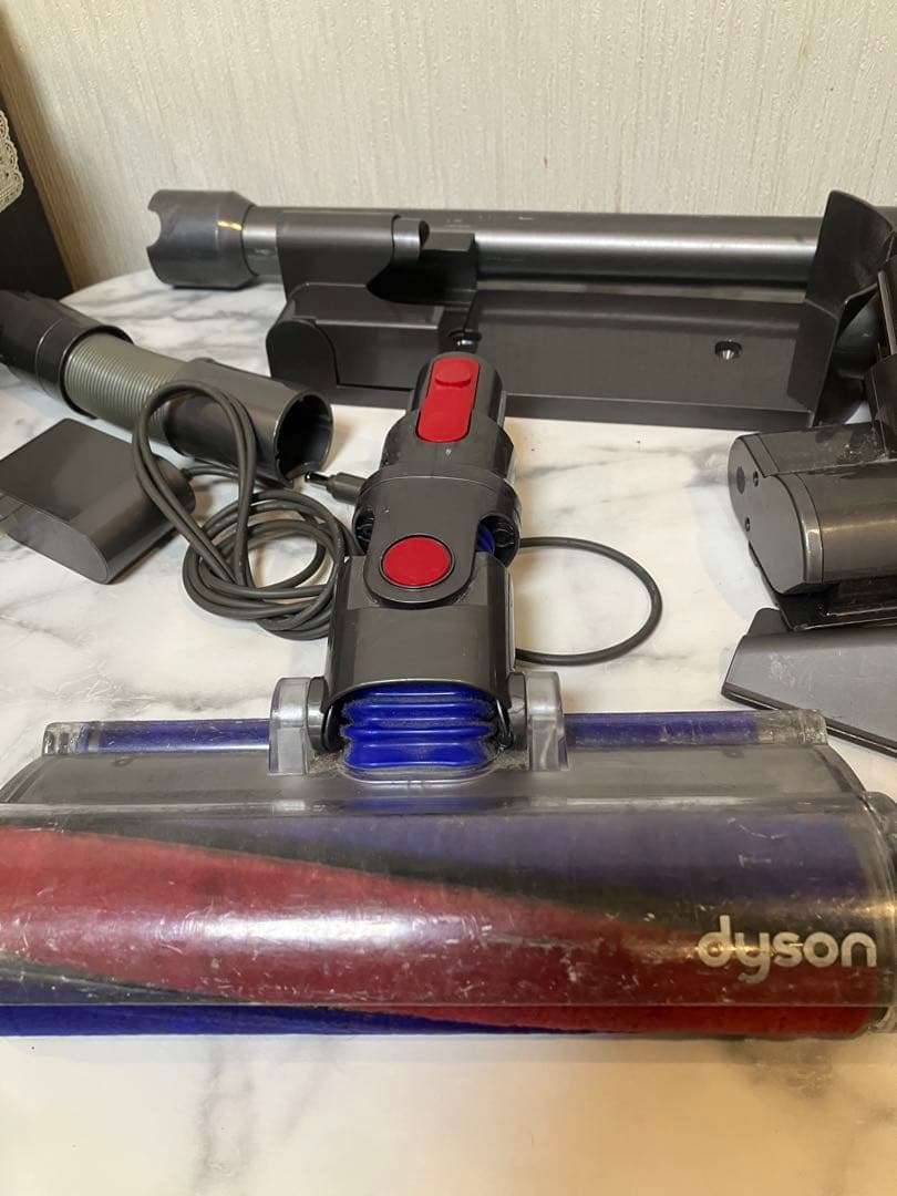 Dyson 掃除機 各種アタッチメント付き