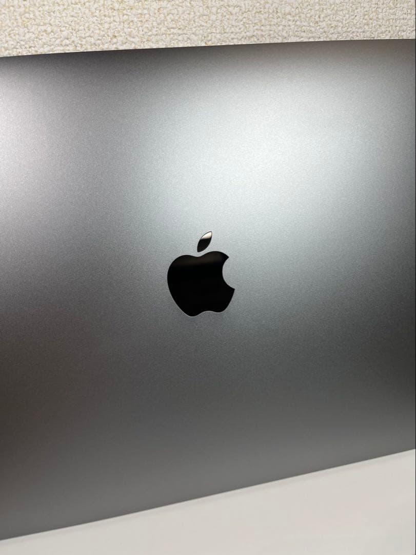 Apple MacBook Air M1チップ8GB　256GBスペースグレー