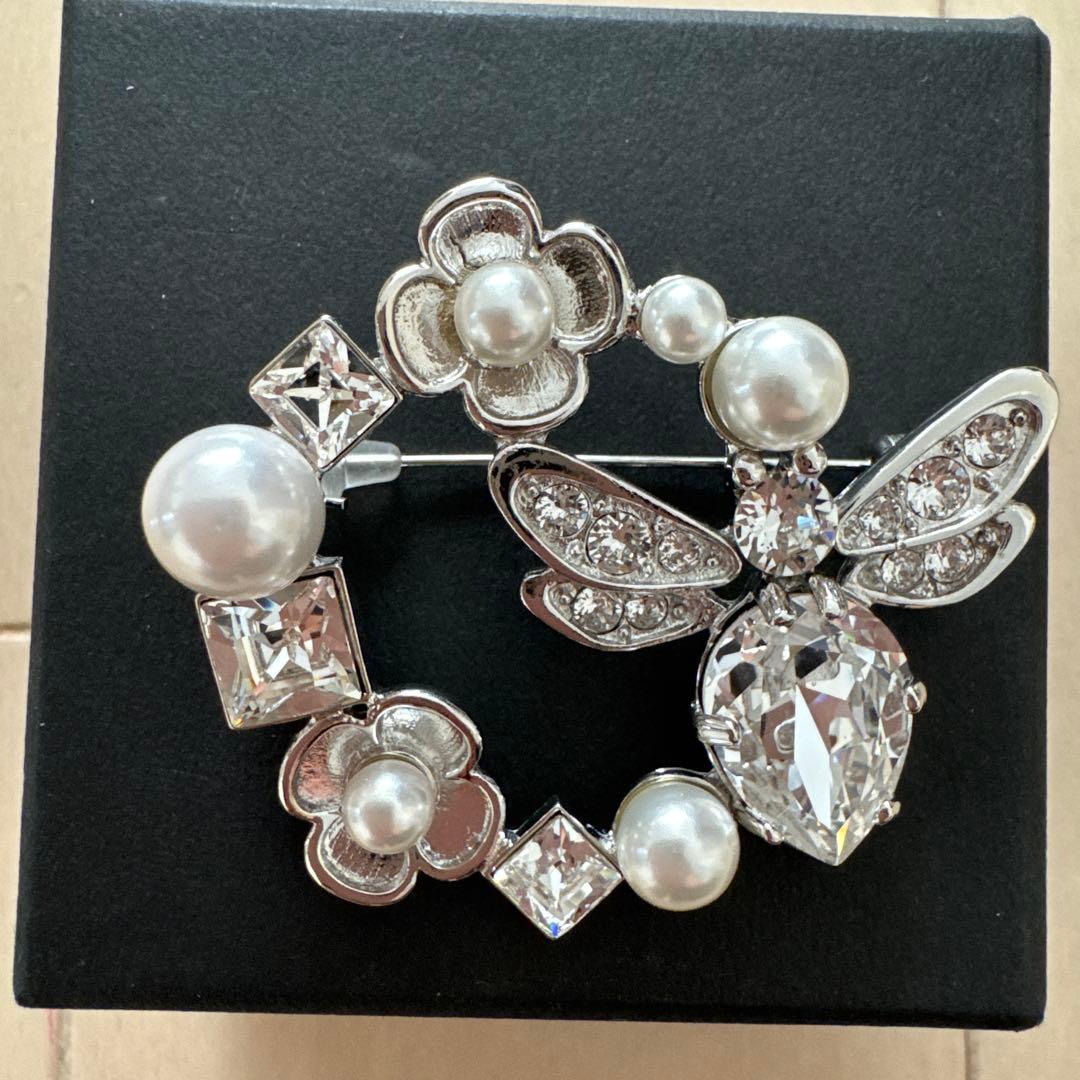 Rene ルネ　ビジューパールとクリスタルブローチ　フォーマルにも