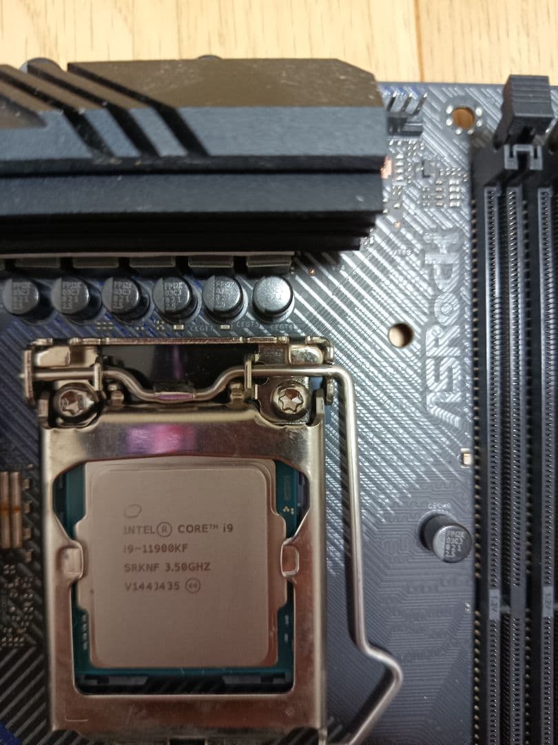 CPU Asrock Z490 Extreme4 + Intel i9-11900KF