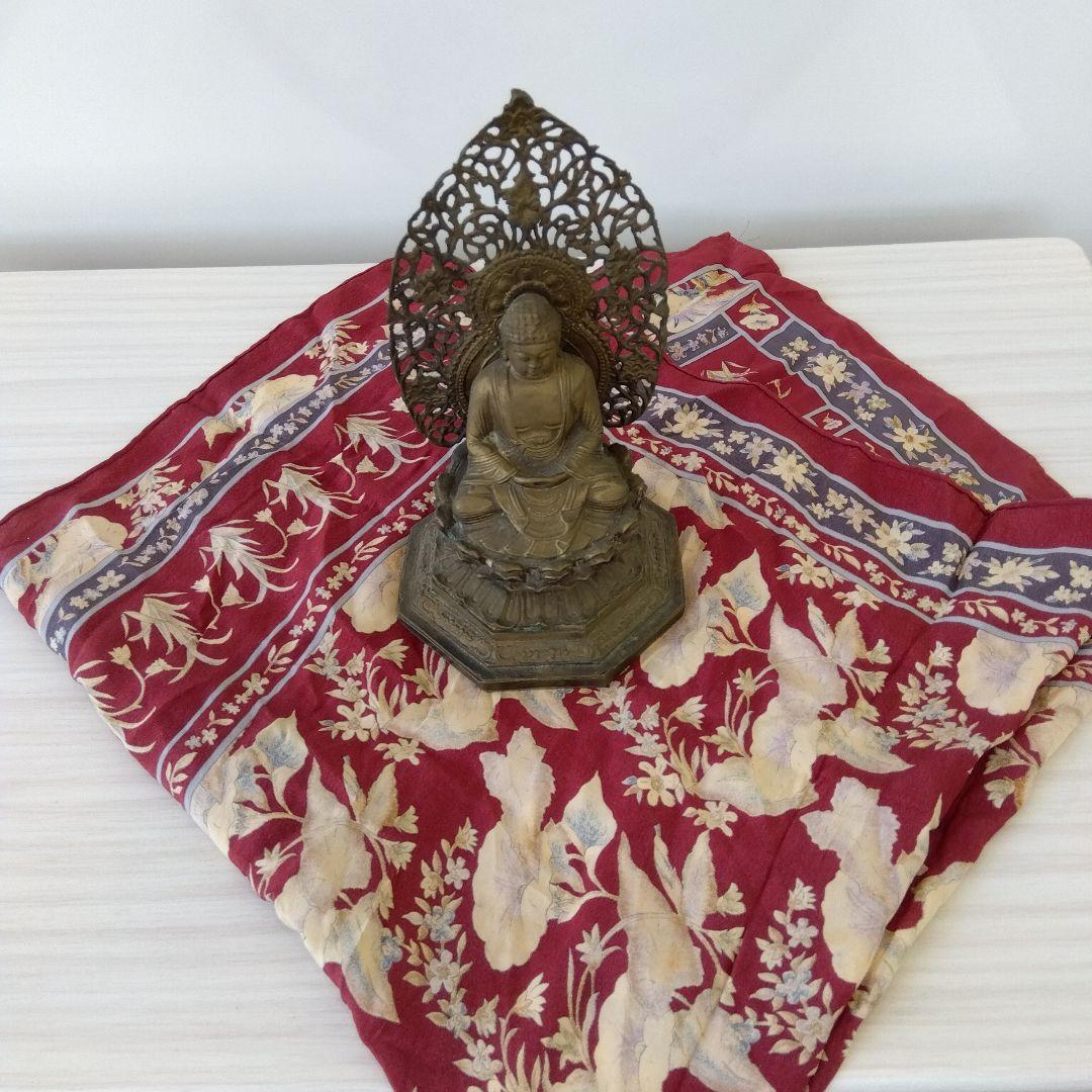 気品と威厳に満ちた仏像