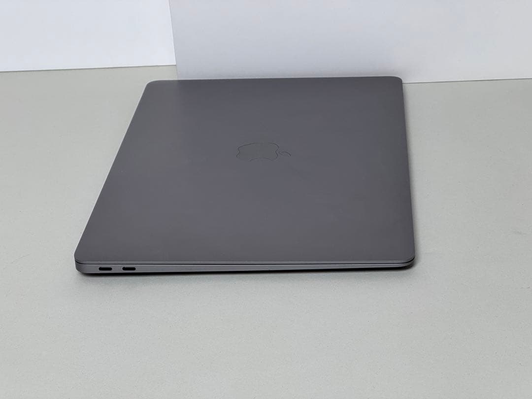 美品　Macbook Air M1 2020 スペースグレイ