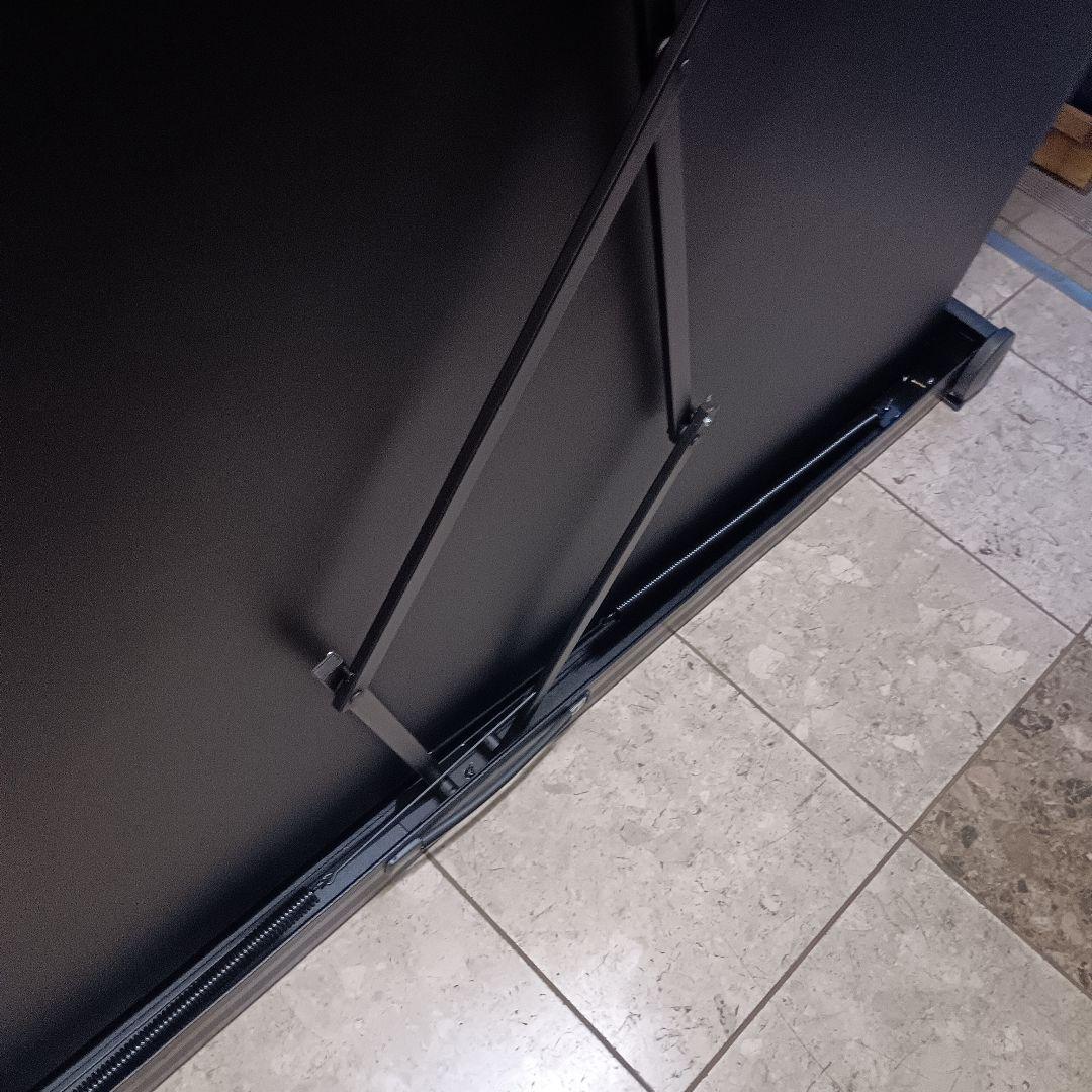 ３７０５）サンワ プロジェクタースクリーン 80インチ 16:9 自立式床置き