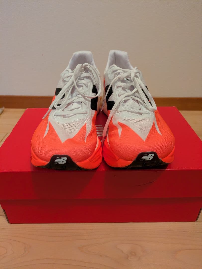 New Balance Fuelcell SC Elite 5 初期特典付き