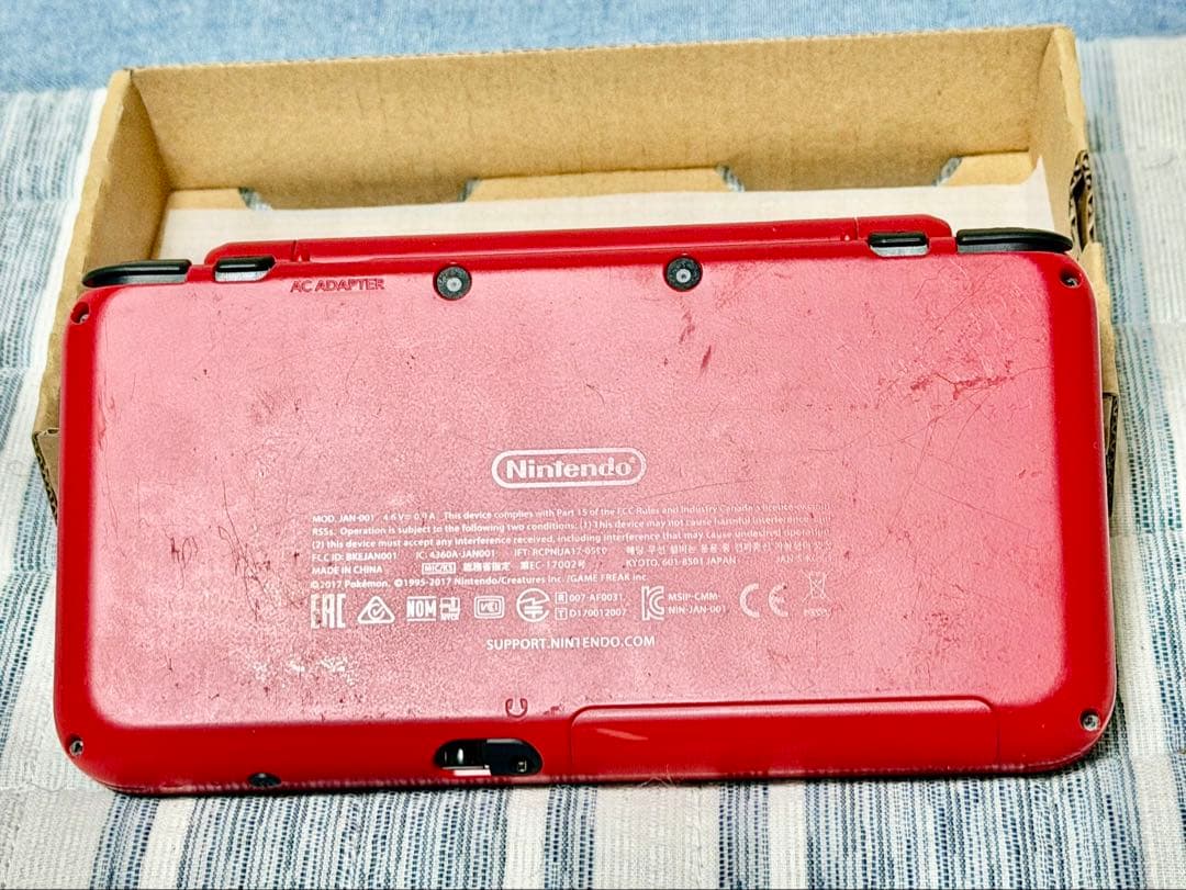 2DS ll 本体　モンスターボール エディション +ポケモンの6個セット