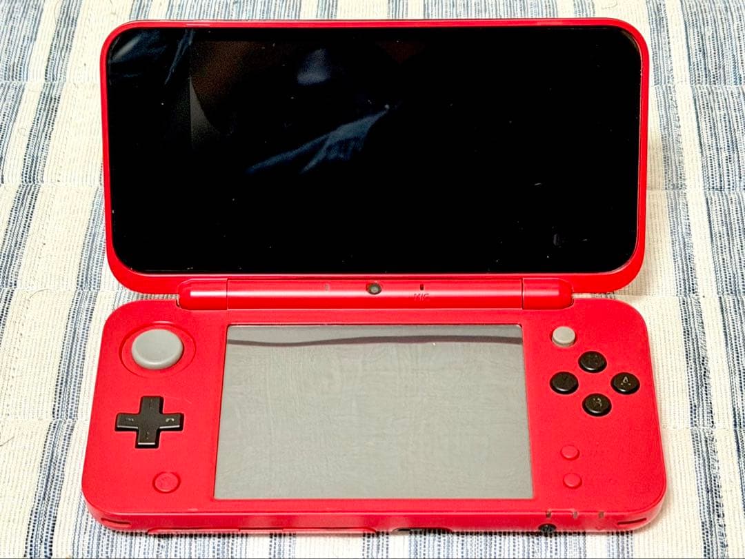 2DS ll 本体　モンスターボール エディション +ポケモンの6個セット