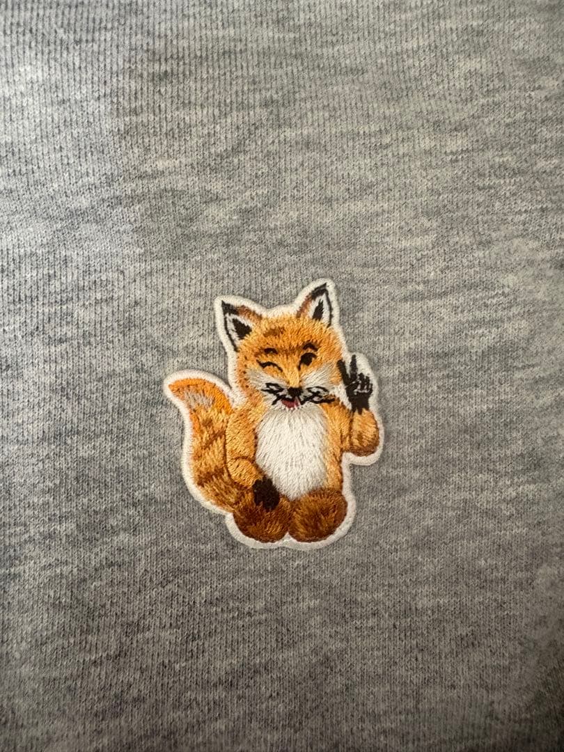 【ネット完売人気商品】メゾンキツネ　スウェット　トレーナー　長袖　Mサイズ　灰色