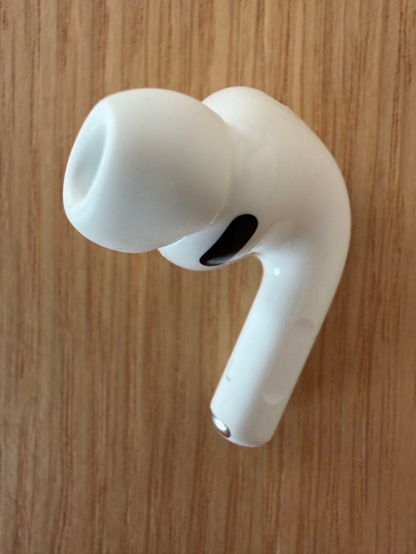 AirPods Pro 3 本体 (ESR保護ケース付)