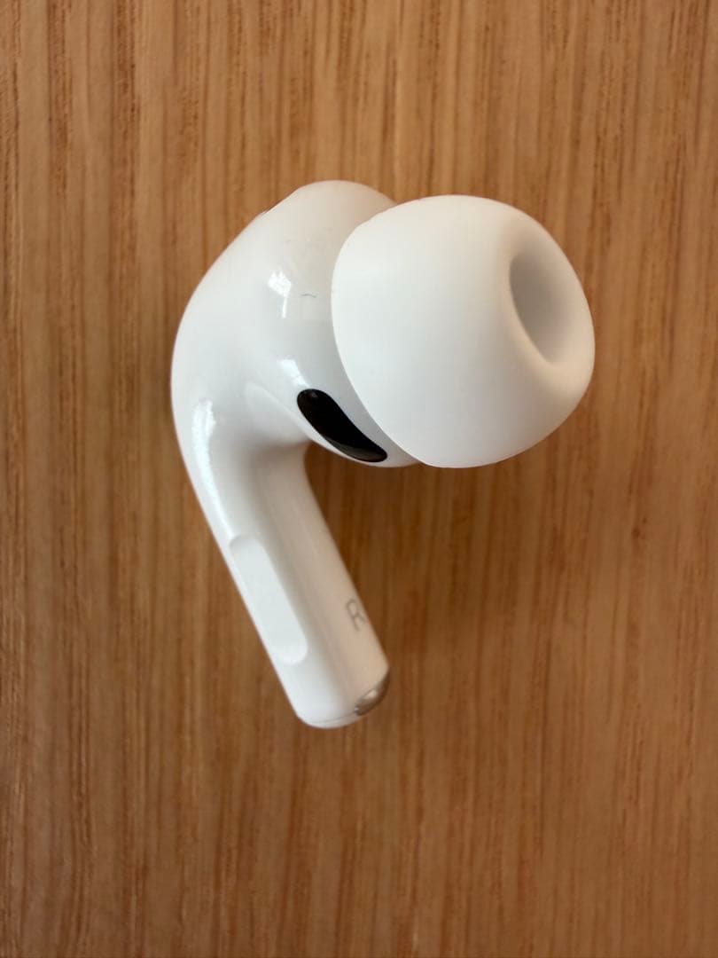 AirPods Pro 3 本体 (ESR保護ケース付)