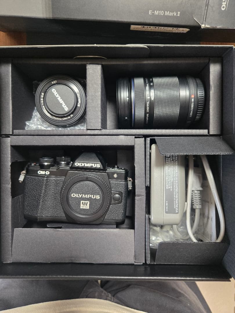OLYMPUS E-M10 Mark Ⅱ ダブルズームキット ミラーレス一眼