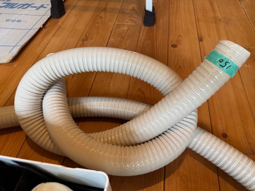 ダイキン　カライエ　除湿乾燥機　水捨て不要　JKT10VS-W