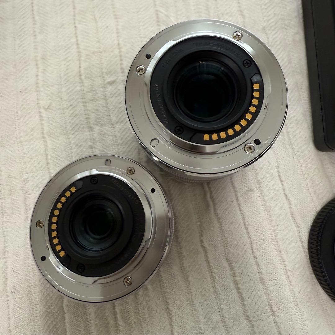 Panasonic LUMIX DMC-GF7W ダブルズームレンズキット