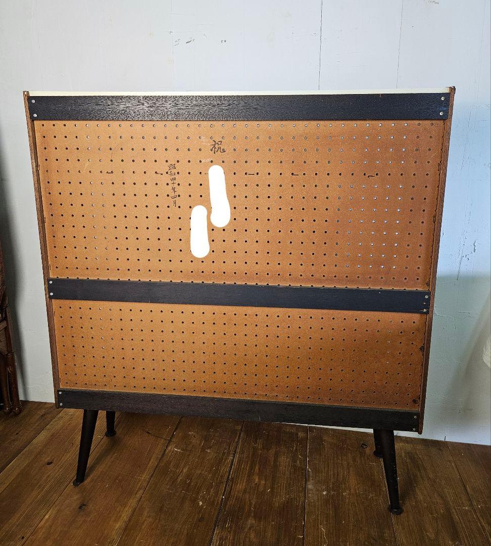 ジャパンヴィンテージ 昭和の古い飾り棚 ブックシェルフ 本棚 ラック 脚付き