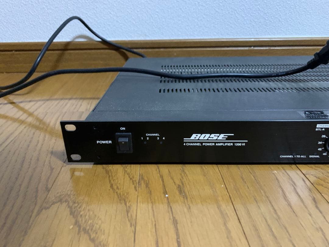 3　動作品　Bose Professional　パワーアンプ　1200VI