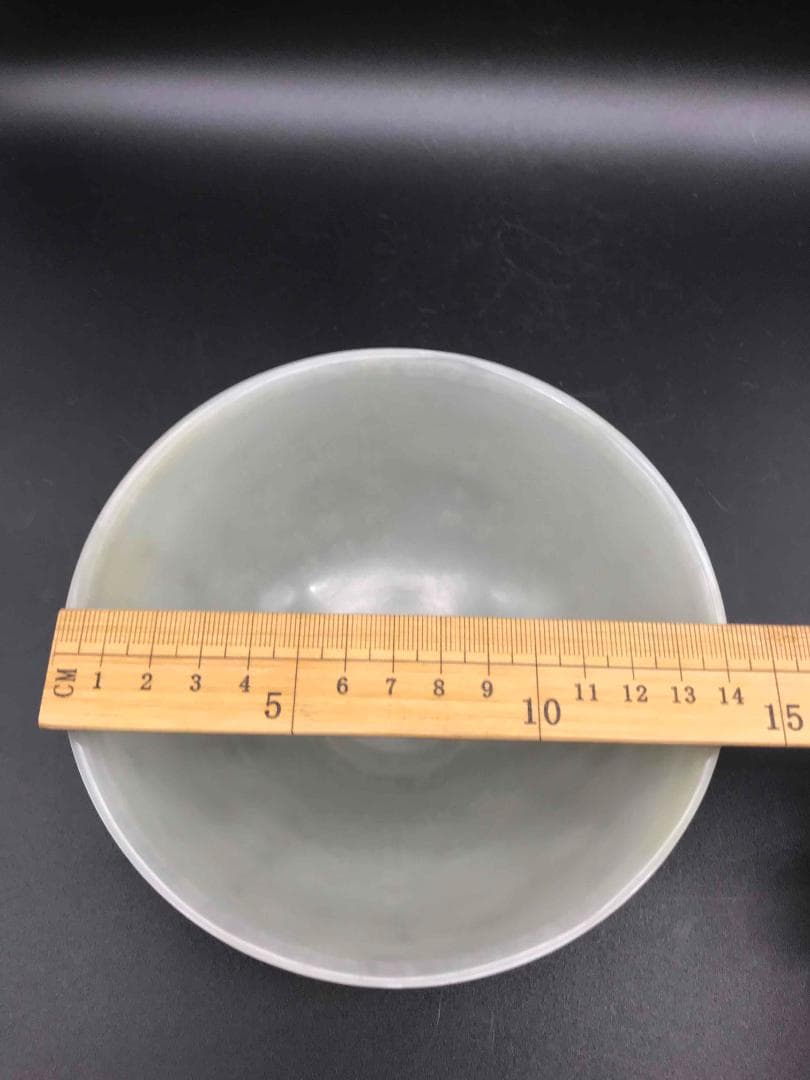 中国古美術　清乾隆時代　【乾隆御玩】銘　白玉乾隆御製詩文彫茶碗(D-10)