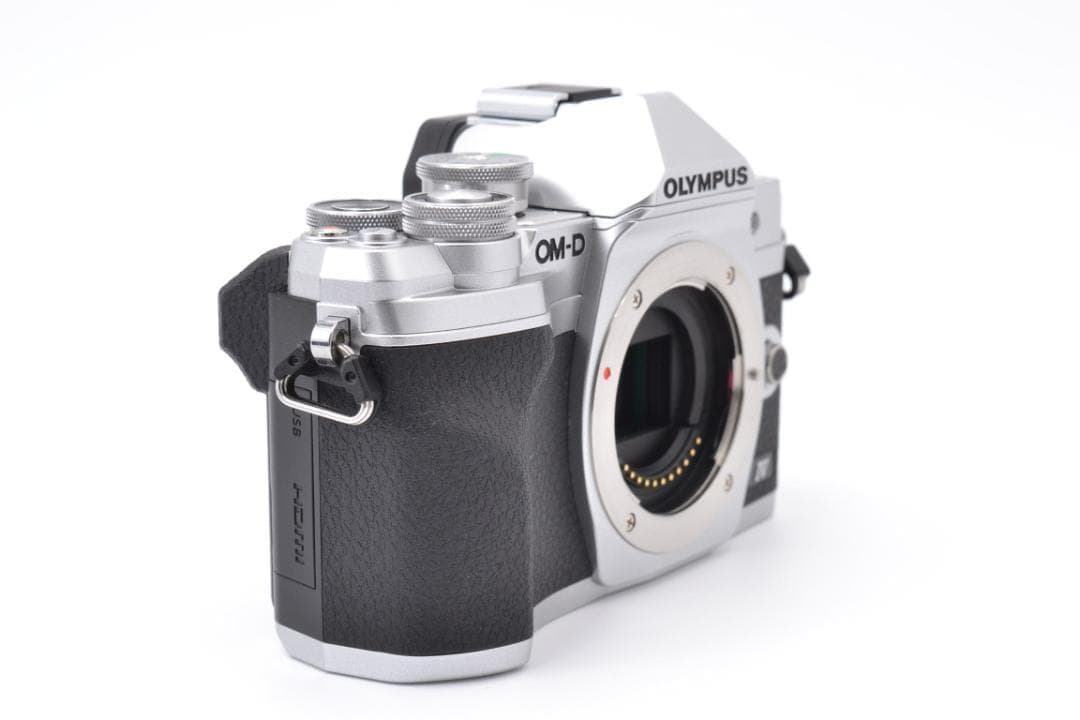 ■ ほぼ新品 ■ オリンパス　OM-D E-M10 Mark Ⅳ ボディ