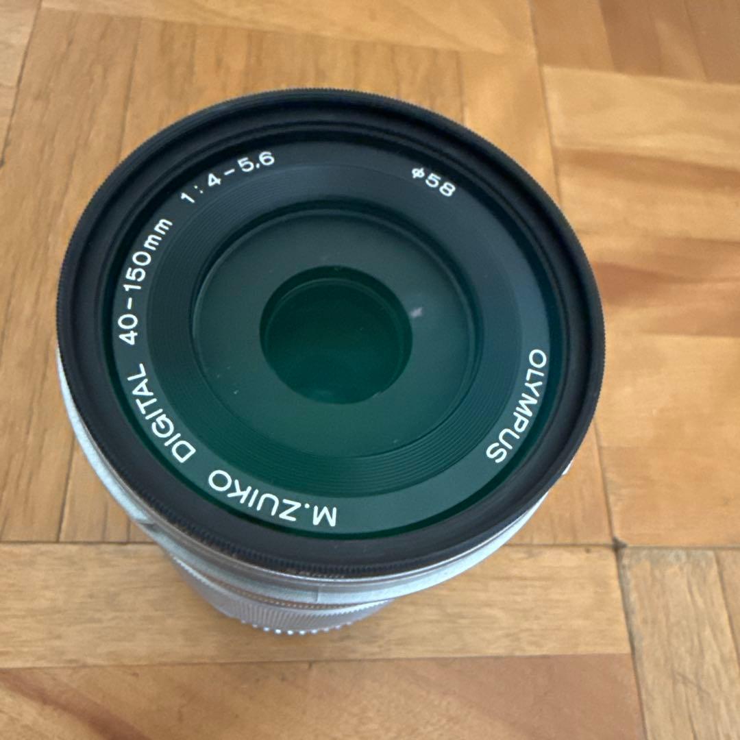 OLYMPUS PEN E-pl8 ホワイト 40-150mmレンズ(ジャンク)