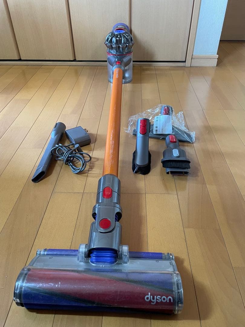 ダイソンV8 SV10コードレスクリーナー掃除機3