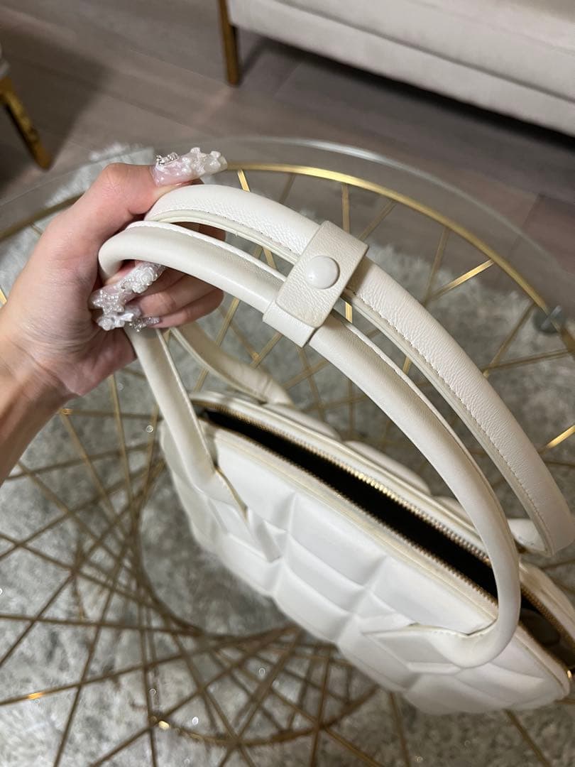 バッグ BOTTEGA VENETA BV SWOOP