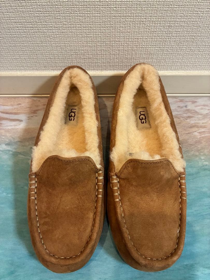 新品　UGG アグ　タゴタ　ローファー　モカシン　キャメルベージュ　24㎝