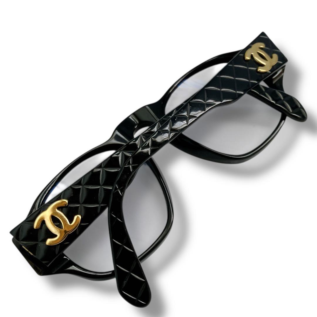 シャネル イタリア製 ココマーク マトラッセ ラグジュアリーサングラス ブラック