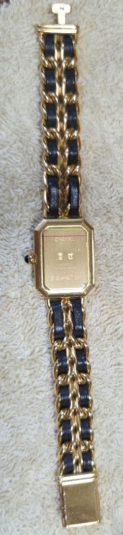 CHANEL プルミエール М 裏面純正保護シール付き