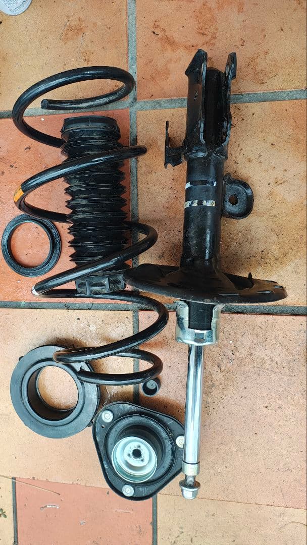 トヨタ　アルファード　30後期　純正サスペンション　新車外し