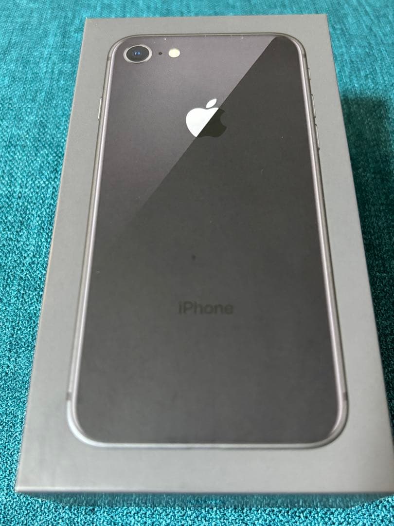 Apple iPhone8 スペースグレイ 【128GB】