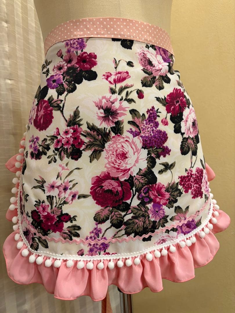 エプロン　ショート　ピンクバラ柄　サクラピンクフリル　フラメンコ　衣装