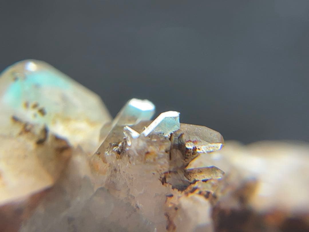 アホー石　アホイト　アホアイト　インクォーツ　メッシーナ産　原石　鉱物標本