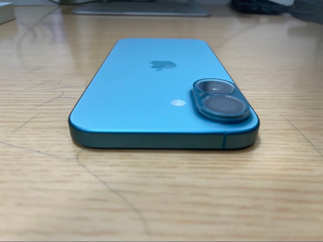 メ*神様 最終値下げ　【美品】 iPhone 16 セット売り　本体と付属品