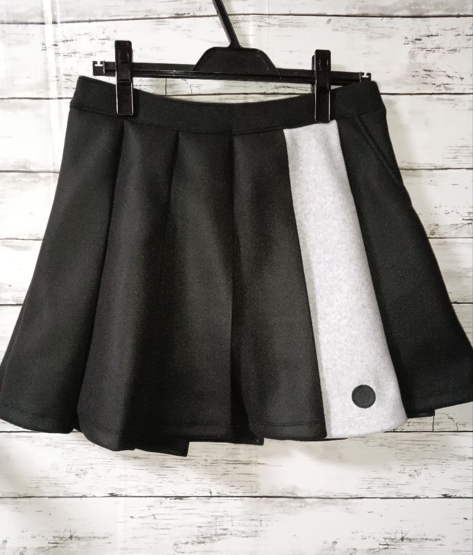 韓国直輸入　レディースゴルフウェア　セットアップ