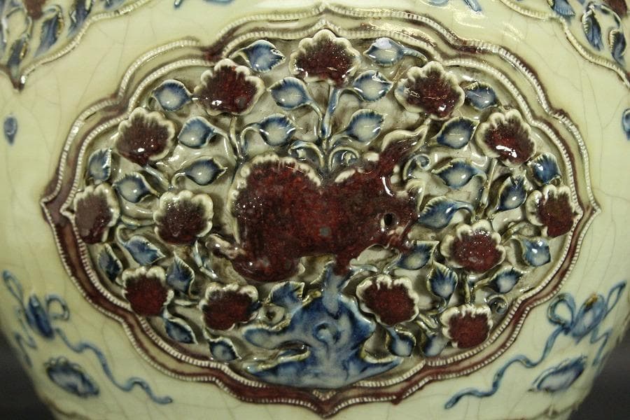 中国美術 纏枝蓮花貼 装飾 壷 高32cm(ZE729)