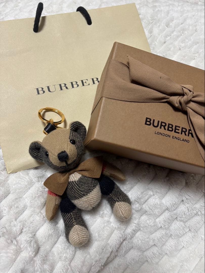 pinoバーバリー BURBERRY トーマスベア キーホルダー チャーム
