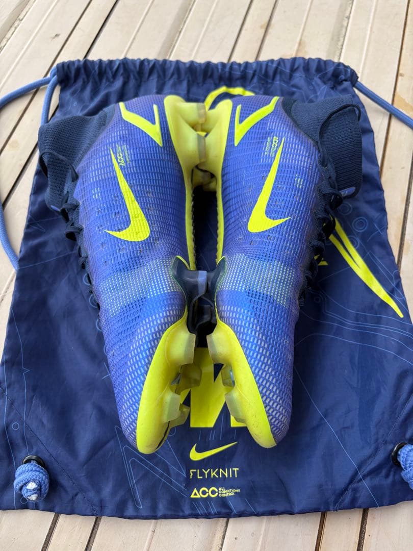 Nike マーキュリアルヴェイパー14エリートFG