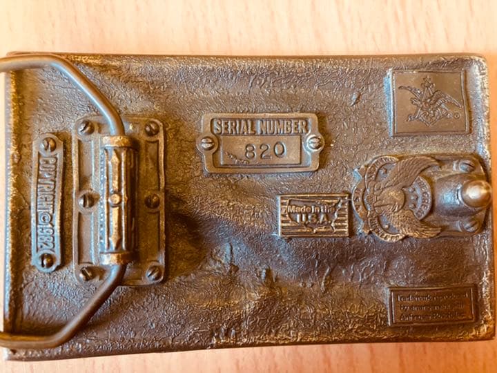 ヴィンテージバックルです。