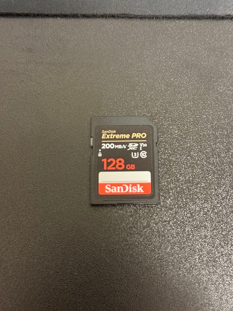 NikonD5600 18-55mm55~200mmセットsdカード128gb付