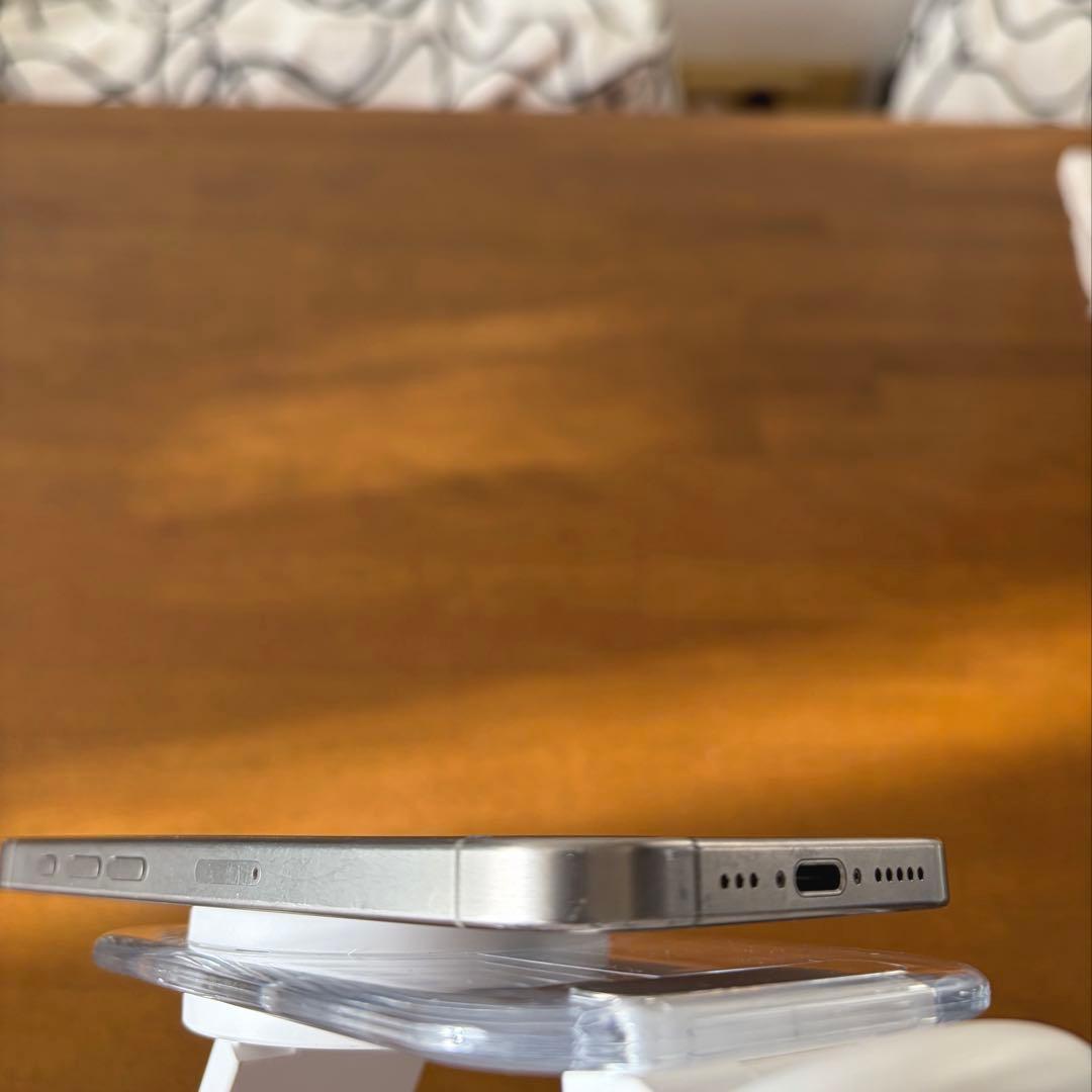 Apple iPhone 15 Pro SIMフリー 128GB 残量88%