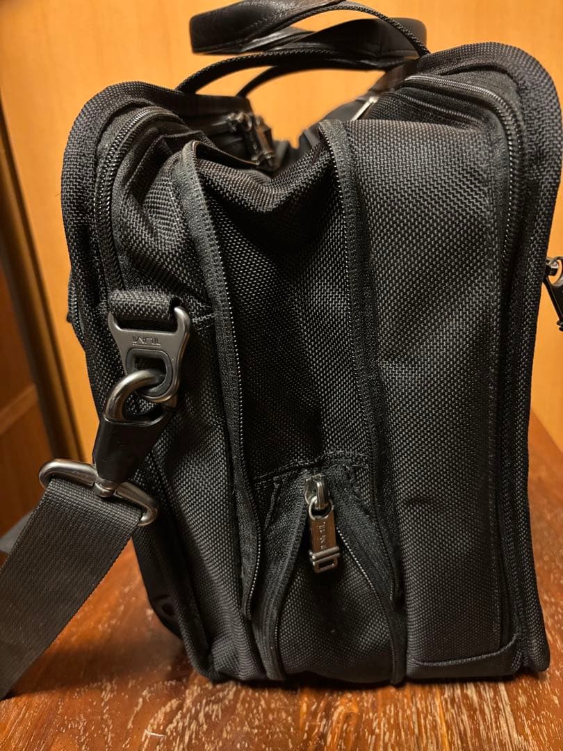 TUMI ビジネスバッグ　付属品完備　PCケース付　 拡張機能