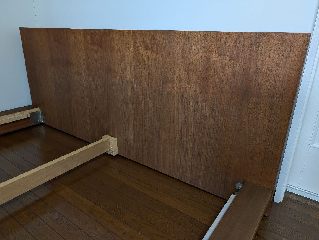 【美品】アクタスFBロータイプベッド フレームウォールナット クイーンサイズ