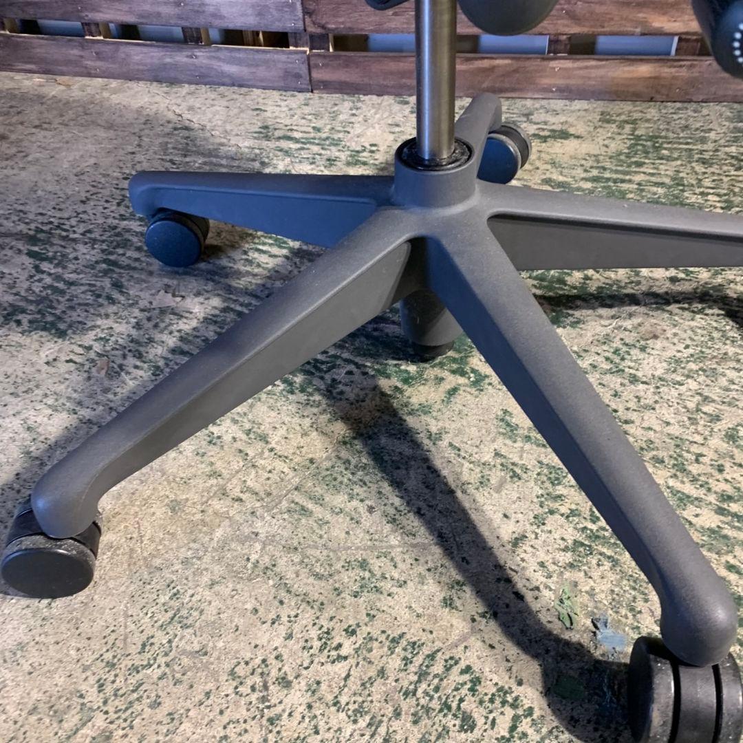 K F751\"　Herman Miller　アーロンチェア　リマスタード　ライト