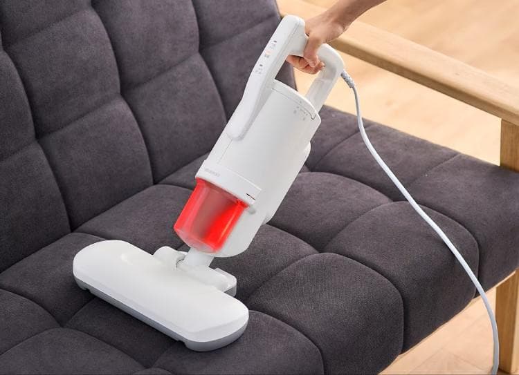 新品　アイリスオーヤマ 布団クリーナー FCA-B2H-W　メーカー保証あり