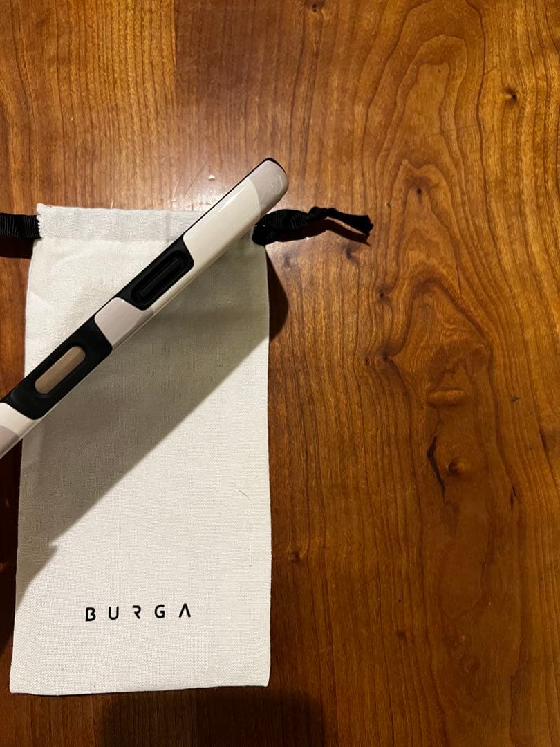 新品・未使用】BURGA （Dune）iPhone17ケース