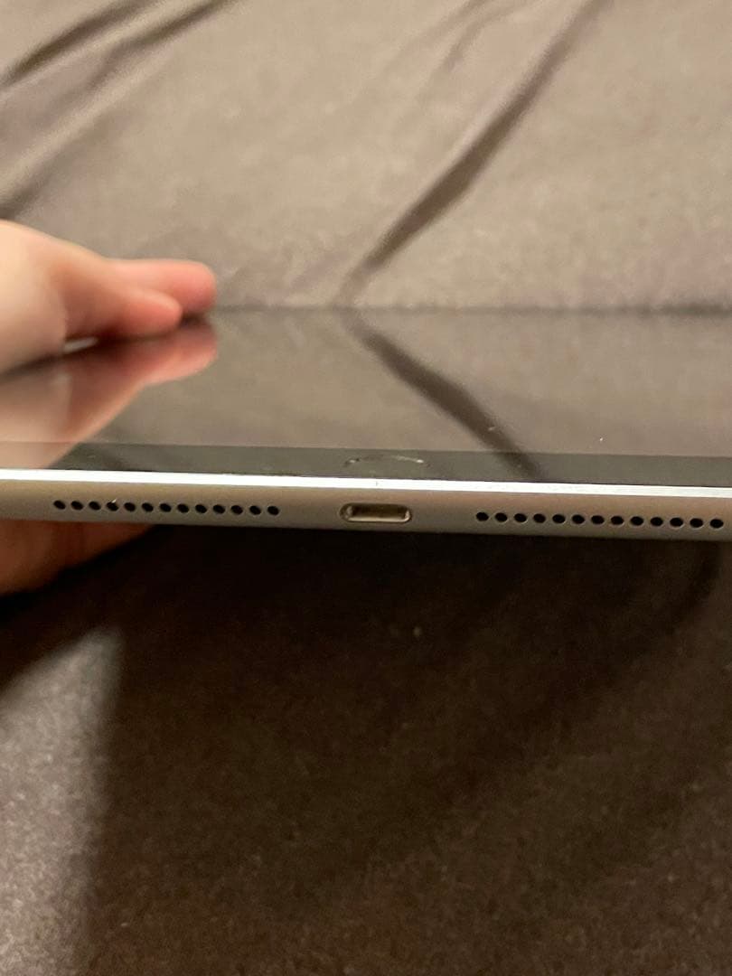 Apple iPad 第9世代　本体 画面ひび割れあり