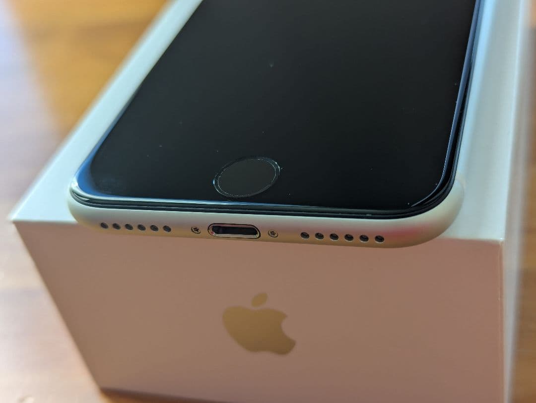 Apple iPhoneSE2 （第2世代）ホワイト 本体128GB