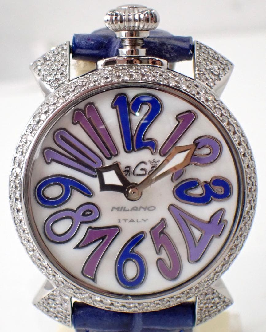 ガガミラノ マニュアーレ ダイヤ付き シェル文字盤 時計 クオーツ 40mm