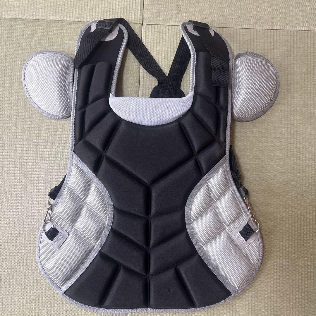 キャッチャー防具 黒とグレー フリーサイズ