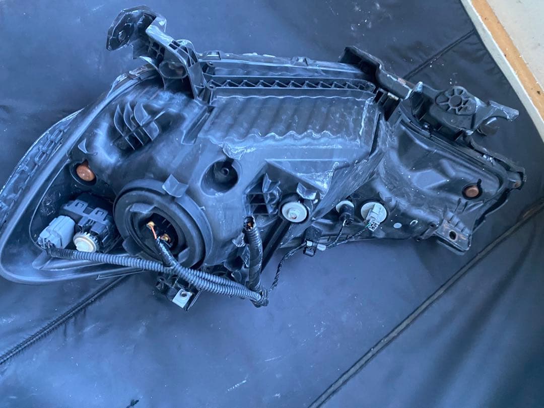 ホンダ フィット GK3 2013〜2017年 前期型　ハロゲン ヘッドライト