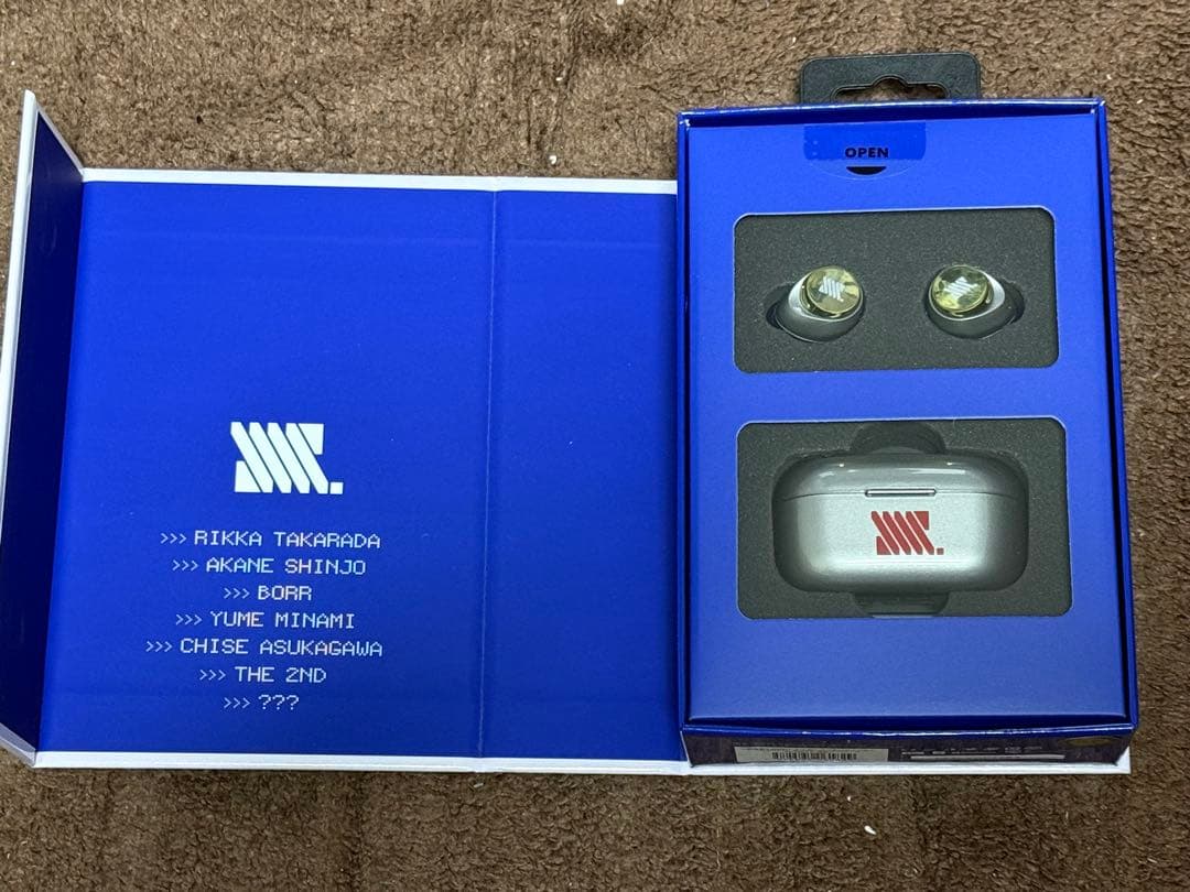 【未使用】ワイヤレスイヤホン 「グリッドマン ユニバース×AVIOT」