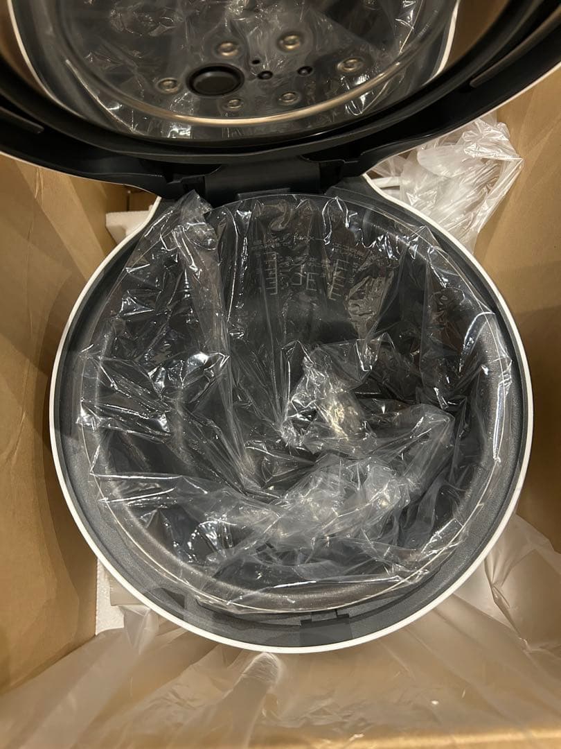 Panasonic SR-NB102 炊飯器 2023年製（蓋の開閉に注意点有）